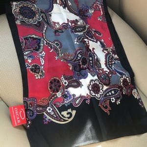 Beautiful Oscar de la Renta Silk Paisley Scarf